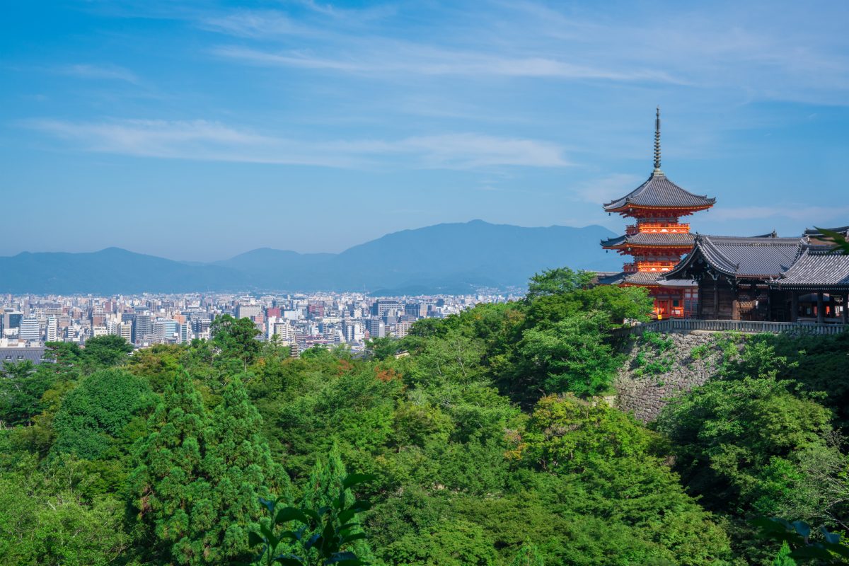 五重塔が見える京都の景色（Senery of Kyoto with five-storey pagoda）