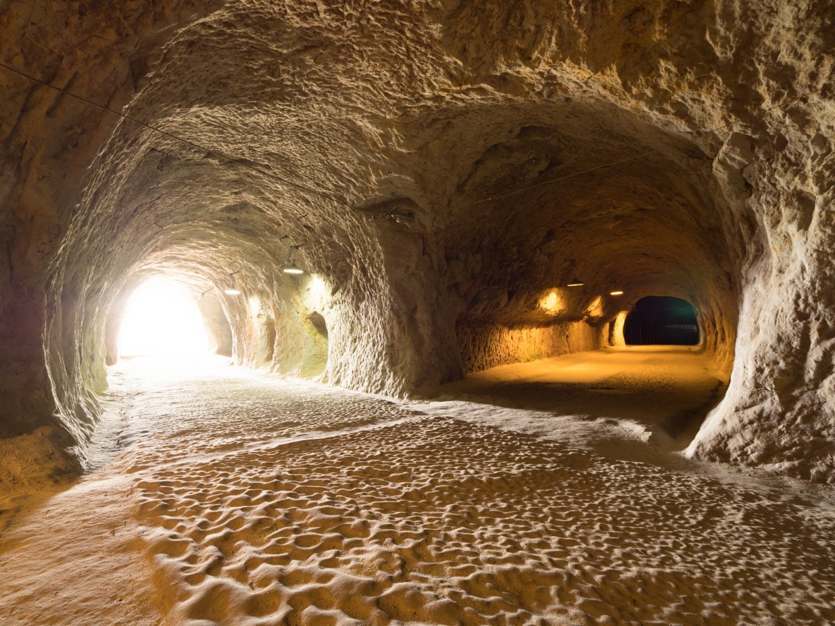 吉見百穴の地下通路（underground passage of the Hundred Caves of Yoshim）