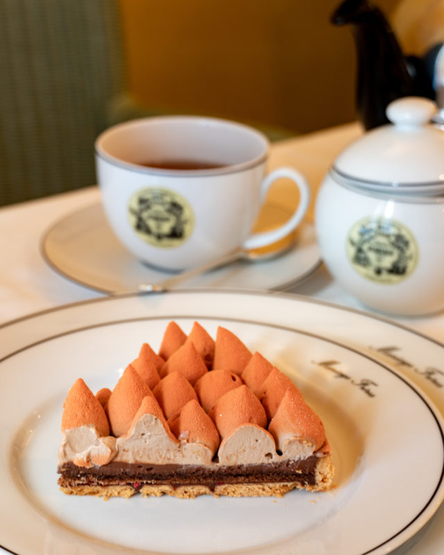 マリアージュフレール銀座本店の紅茶とケーキ（Black Tea and Cake offered by Mariage Frères Ginza）