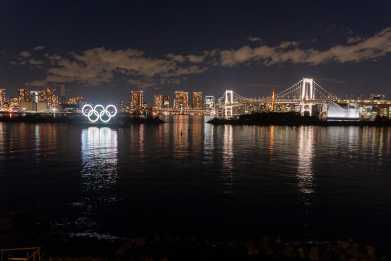 オリンピックシンボルとレインボーブリッジ（Olympic Symbol and Rainbow Bridge）