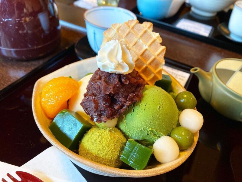 茶楽かぐやの抹茶クリームあんみつ（Matcha Cream Anmitsu offered by Charaku Kaguya）