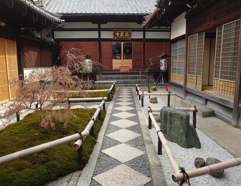A hidden Photo Spot Near Kyoto Station – “Jishu Shogon-ji Temple” with Cute Hanachozu and Goshuin