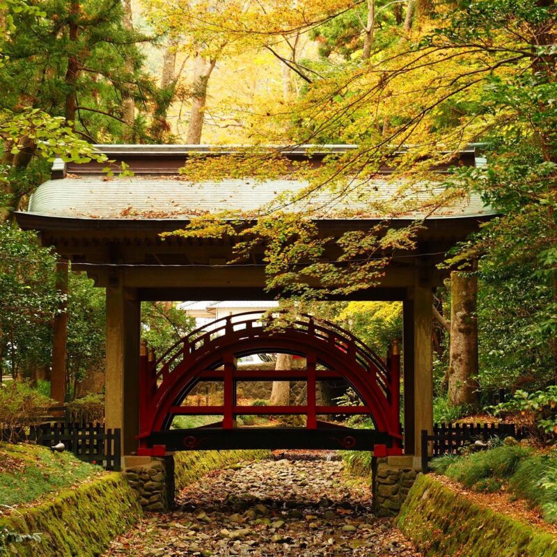 玉の橋（Tama no Hashi Bridge）